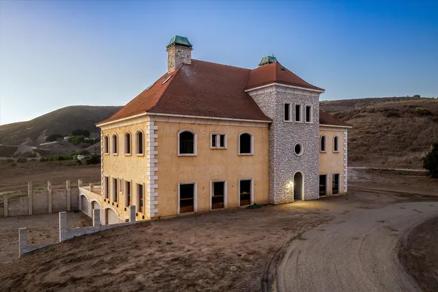 $4,495,000 | 4375 Sweeney Road, Lompoc, CA 93436