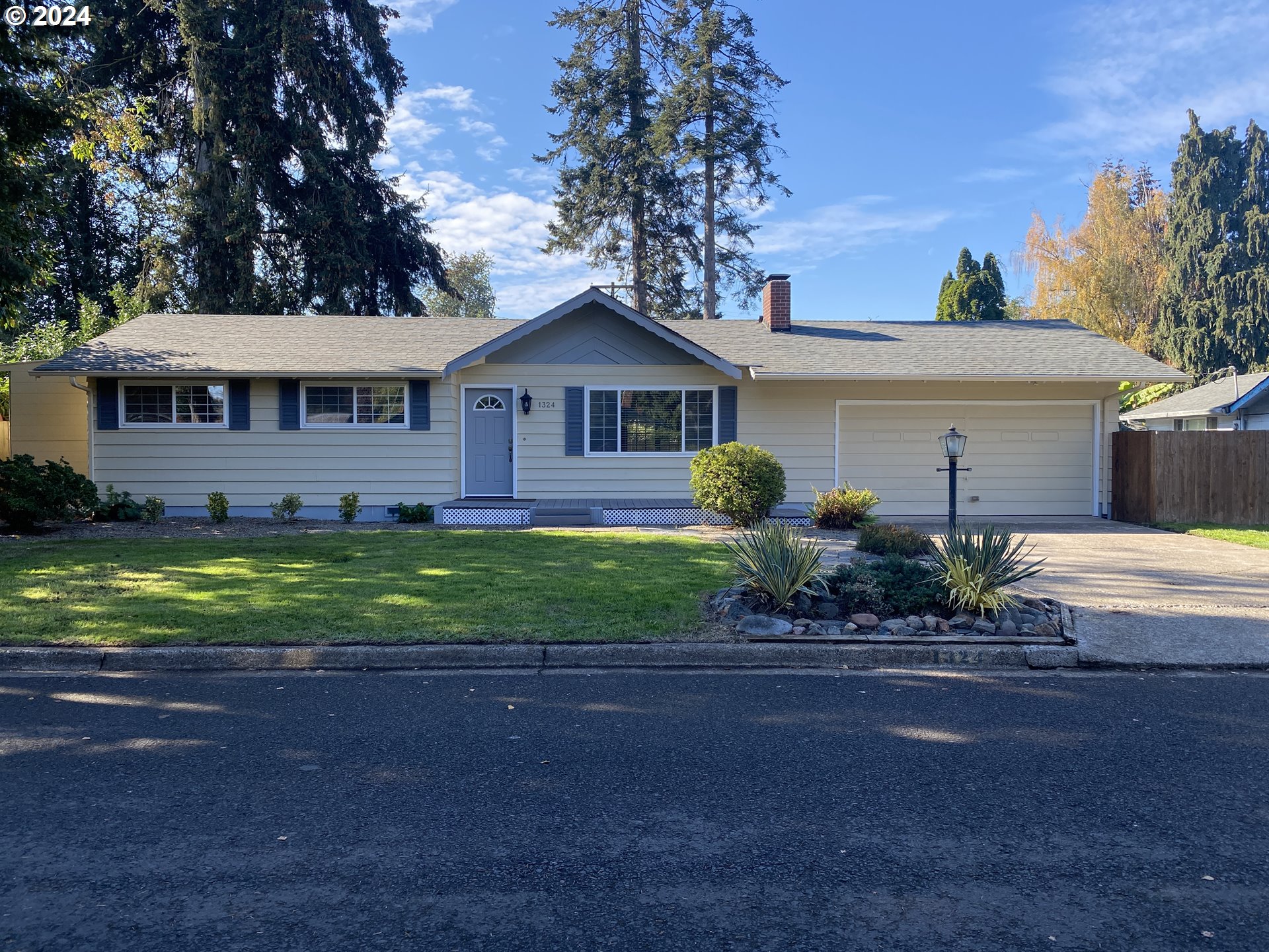 1324 Tamarack Street Springfield, OR 97477 - Photo 1 of 41