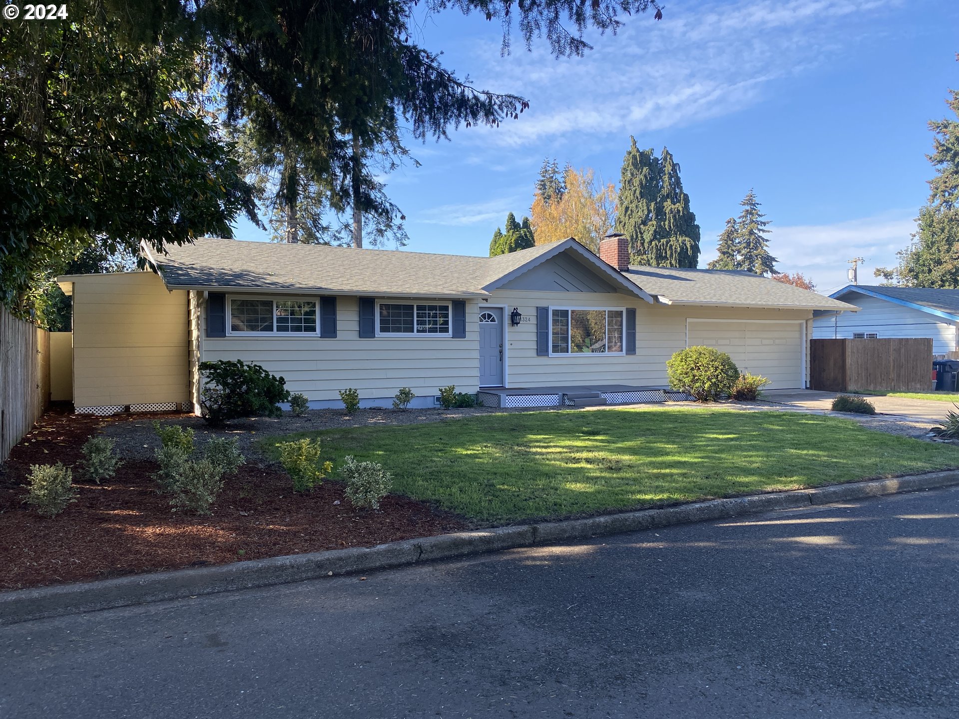 1324 Tamarack Street Springfield, OR 97477 - Photo 3 of 41