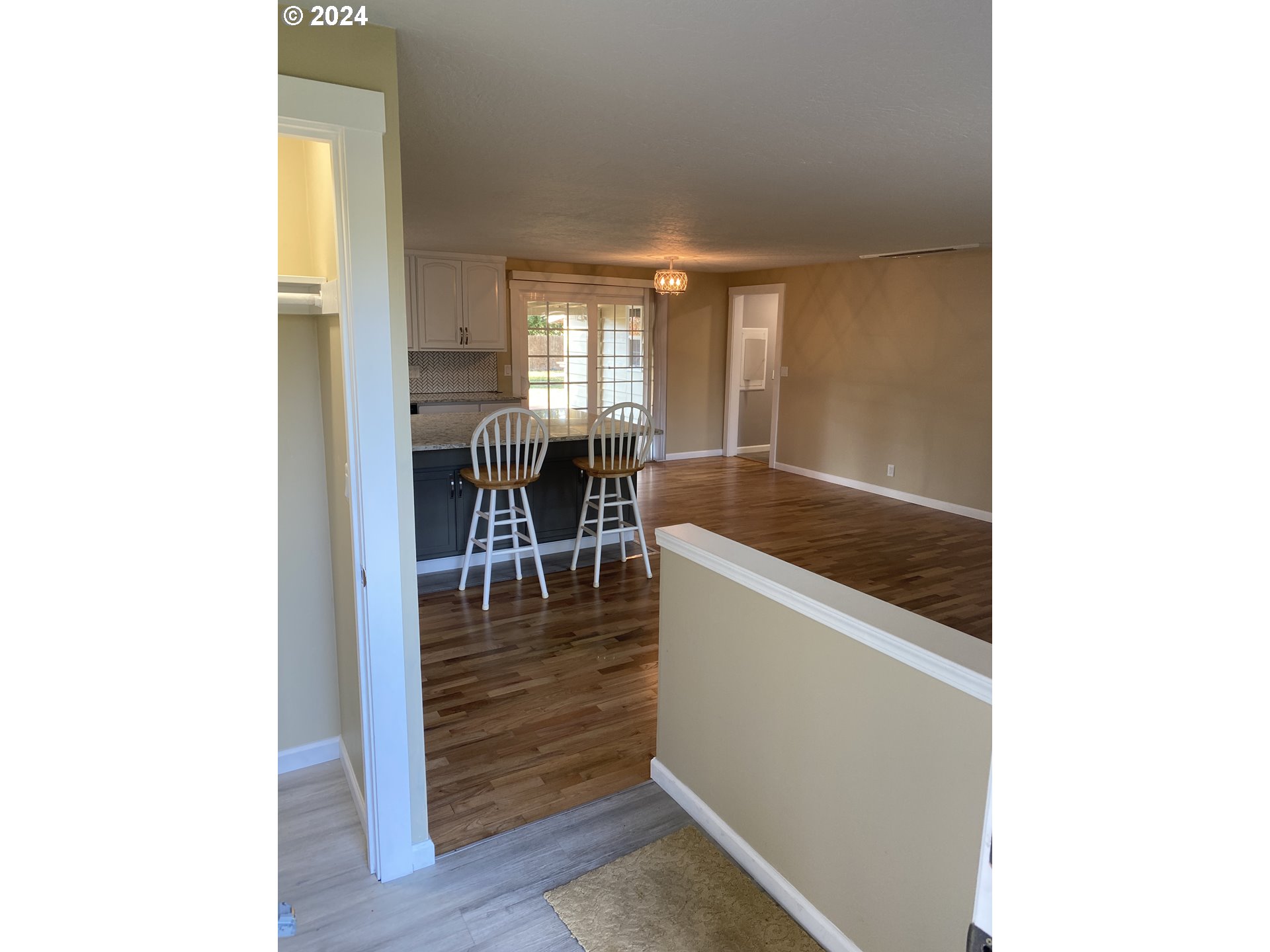 1324 Tamarack Street Springfield, OR 97477 - Photo 5 of 41
