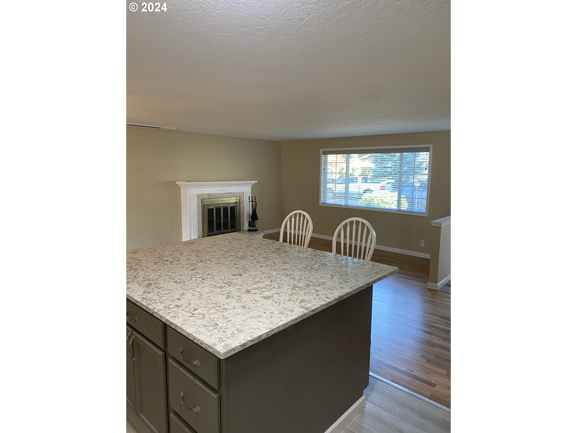 1324 Tamarack Street Springfield, OR 97477 - Photo 6 of 41