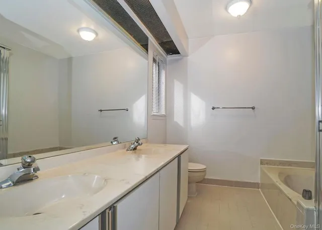 $6,500 | 277 Vista Drive, Jericho, NY 11753