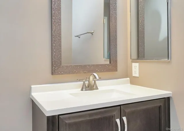 $6,500 | 277 Vista Drive, Jericho, NY 11753