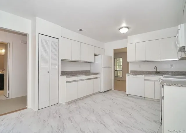 $6,500 | 277 Vista Drive, Jericho, NY 11753