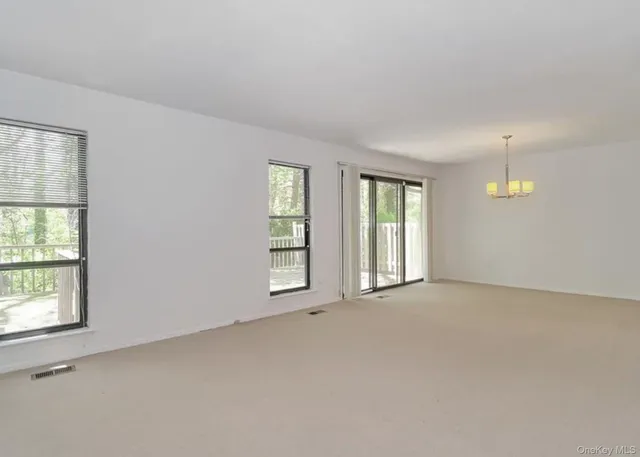 $6,500 | 277 Vista Drive, Jericho, NY 11753