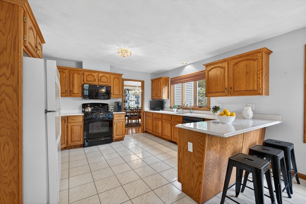 2 Stouffer Circle Andover, MA 01810 - Photo 10 of 41