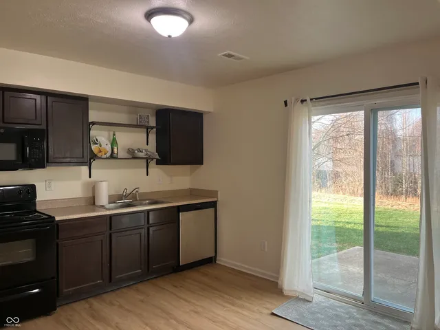 $1,500 | 2014 Falcon Court, Franklin, IN 46131