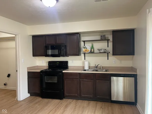 $1,500 | 2014 Falcon Court, Franklin, IN 46131