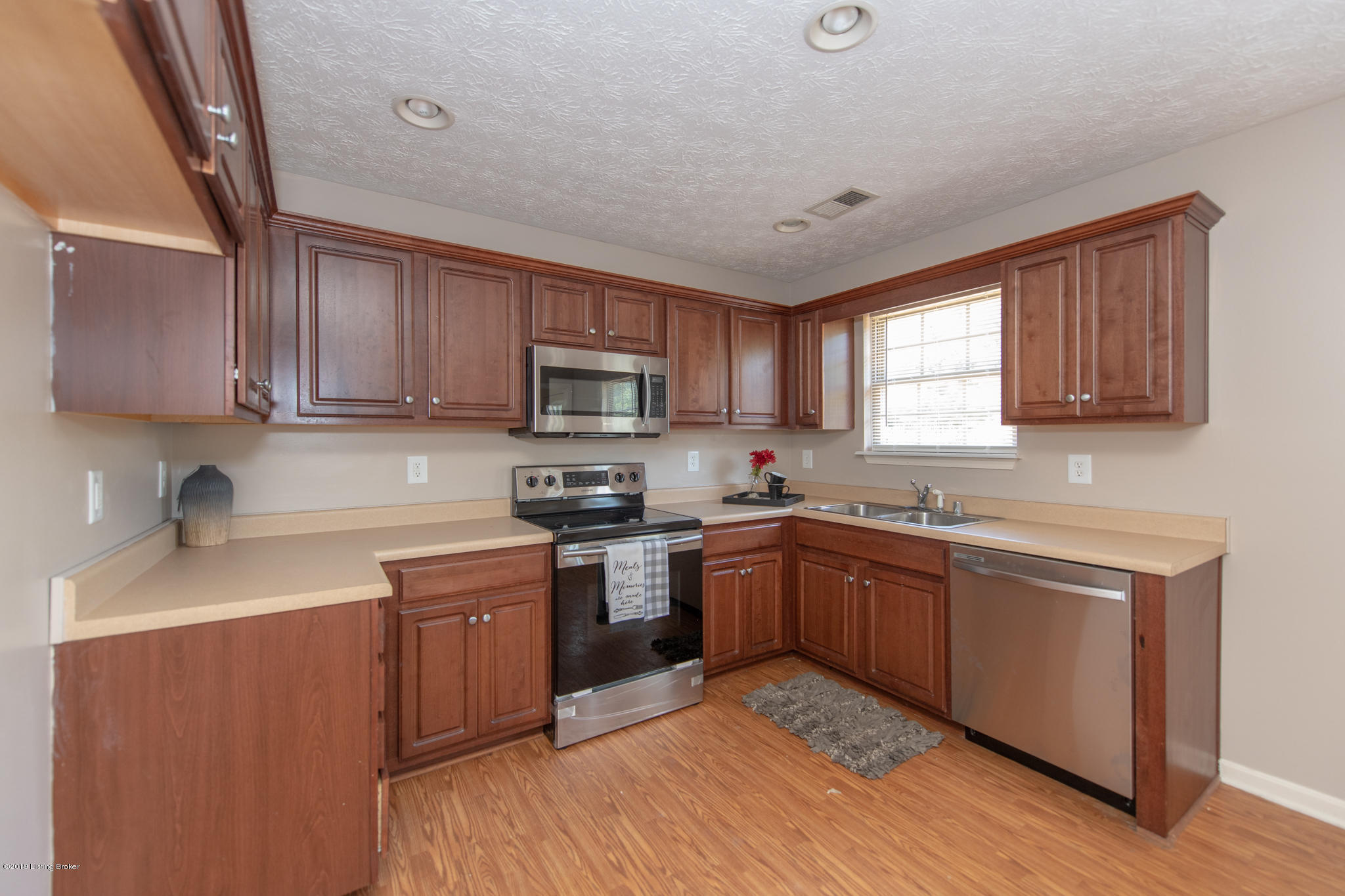 292 Madison Rae Boulevard Shepherdsville, KY 40165 - Photo 7 of 29 38607083-9B05-4017-8A3E-DFBA3FA812A0