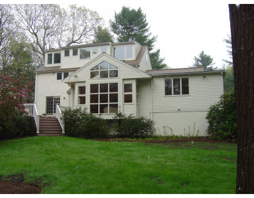 7 Colonial Road Dover, MA 02030 - Photo 2 of 11 Gallery Image 2