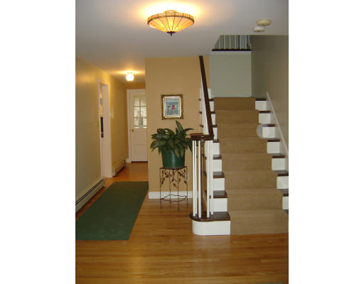7 Colonial Road Dover, MA 02030 - Photo 8 of 11 Gallery Image 8