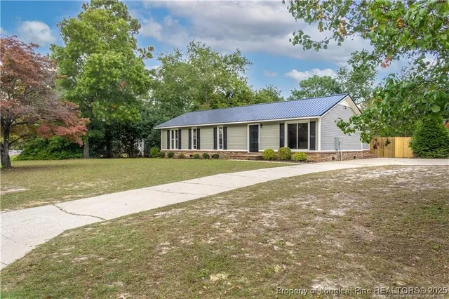 $2,200 | 820 Algood Avenue, Hope Mills, NC 28348