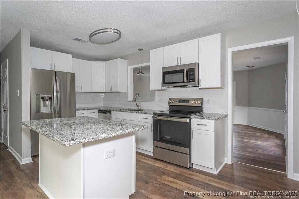 820 Algood Avenue Hope Mills, NC 28348 - Photo 3 of 30