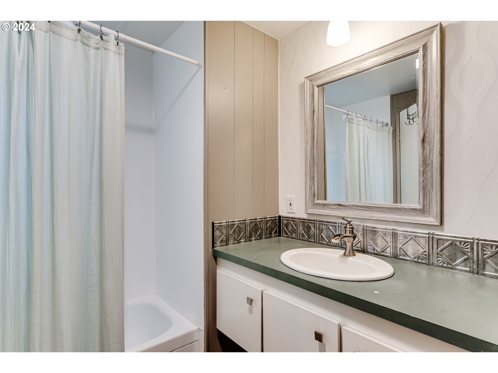 1400 Candlelight Drive, Unit 108 Eugene, OR 97402 - Photo 17 of 17