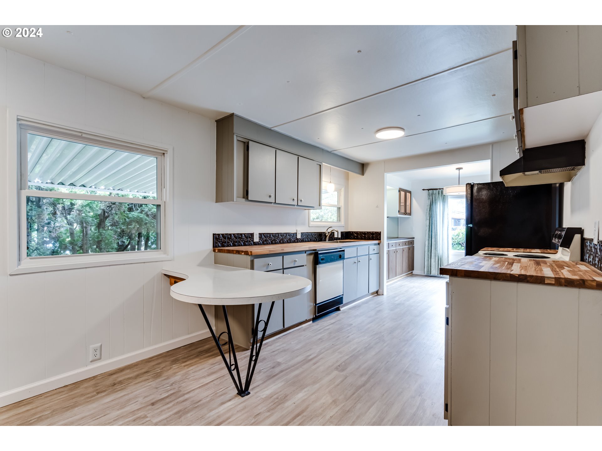 1400 Candlelight Drive, Unit 108 Eugene, OR 97402 - Photo 2 of 17