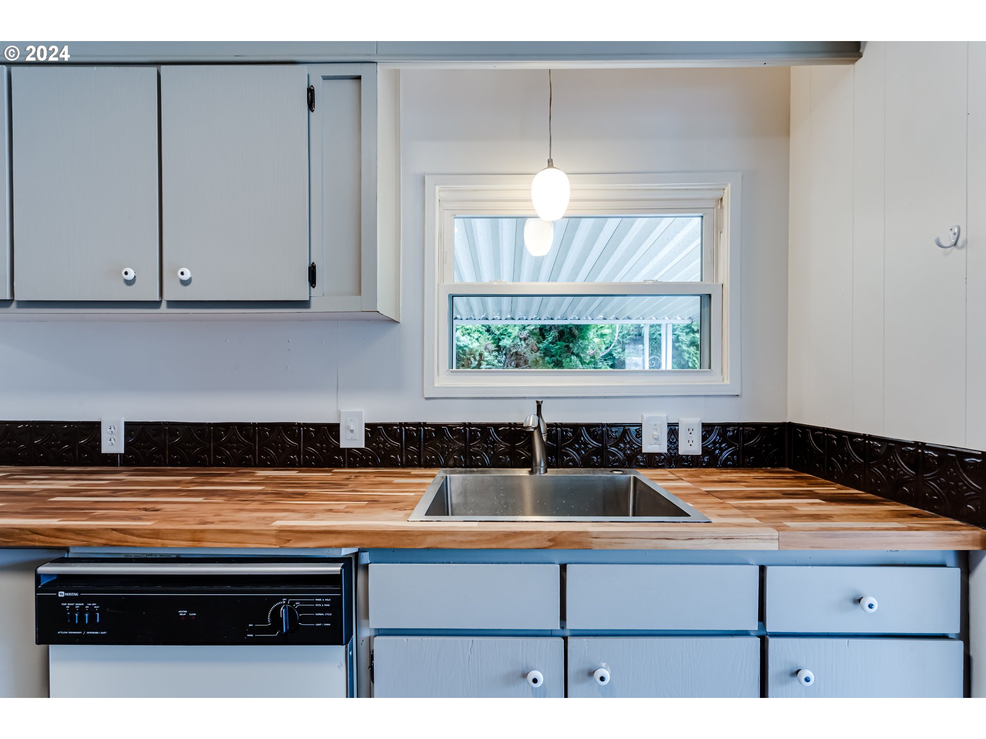 1400 Candlelight Drive, Unit 108 Eugene, OR 97402 - Photo 3 of 17