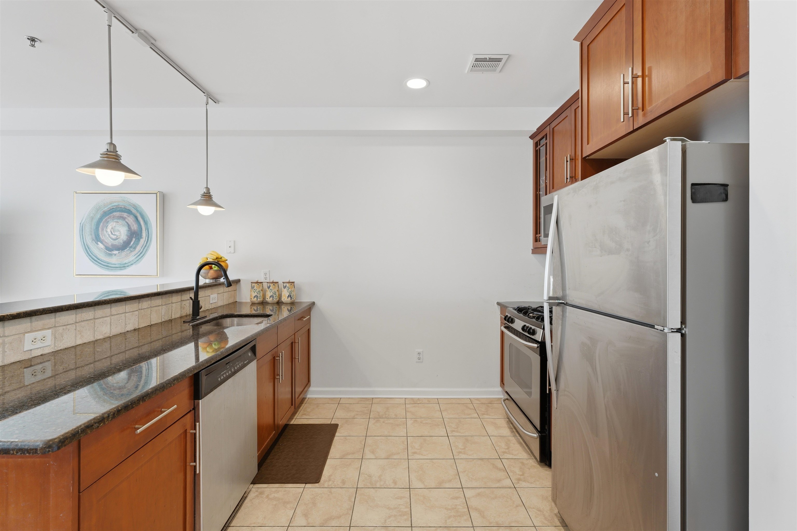 203-207 Hackensack Plank Road, Unit 5B Weehawken, NJ 07086 - Photo 7 of 25