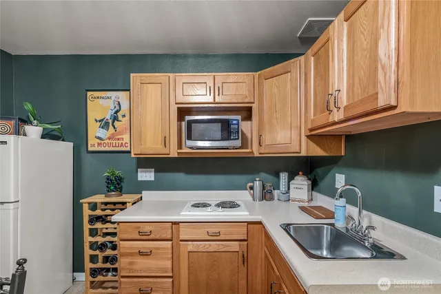 $795,000 | 16239 2nd Place South, Seattle, WA 98148