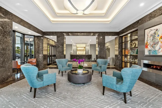 a sign that is sitting on the side of a road