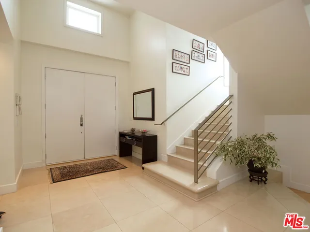 a view of entryway and hall