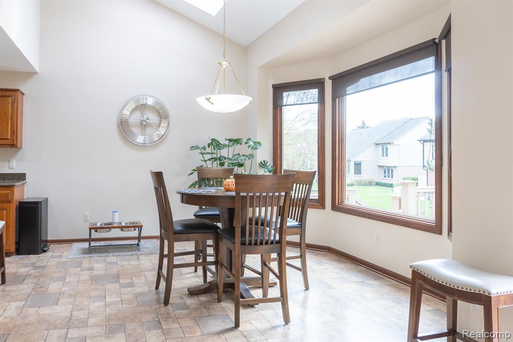 1058 Bloomview Circle Rochester, MI 48307 - Photo 24 of 64