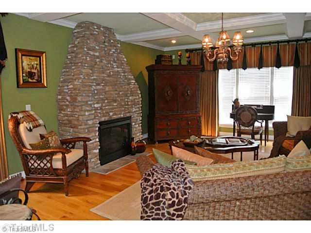 2135 Rossmore Road Clemmons, NC 27012 - Photo 11 of 16 Living Room.