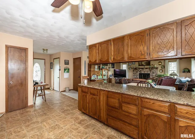 $287,500 | 631 Suncrest Drive, Sherrard, IL 61281