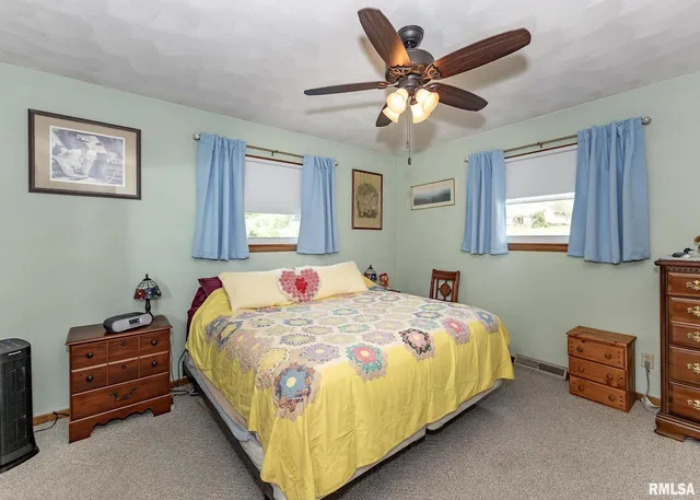 $287,500 | 631 Suncrest Drive, Sherrard, IL 61281