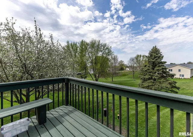 $287,500 | 631 Suncrest Drive, Sherrard, IL 61281