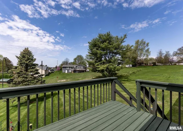 $287,500 | 631 Suncrest Drive, Sherrard, IL 61281