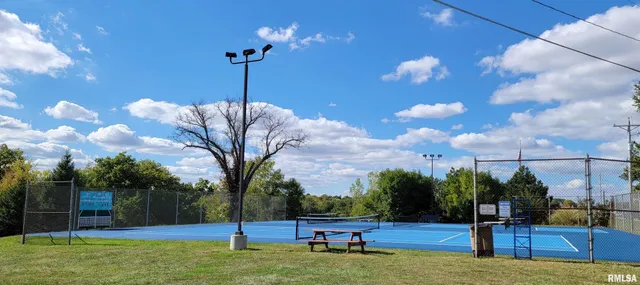 $287,500 | 631 Suncrest Drive, Sherrard, IL 61281