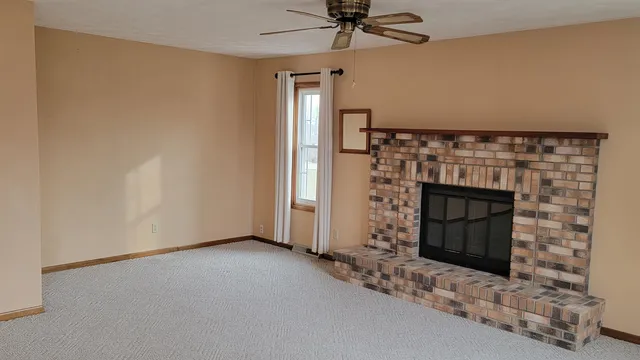 $287,500 | 631 Suncrest Drive, Sherrard, IL 61281