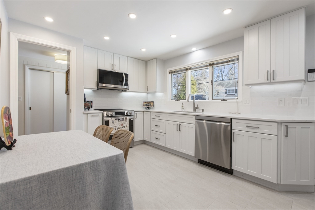 155 Paulson Road Newton, MA 02468 - Photo 3 of 33