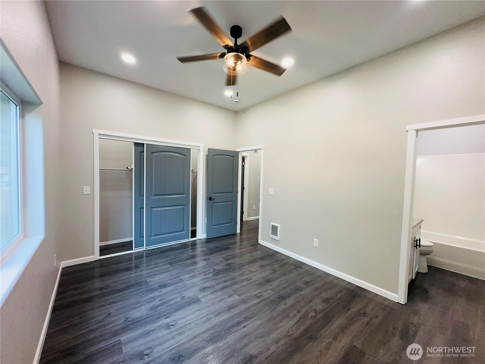 2013 Harding Road Aberdeen, WA 98520 - Photo 10 of 25 Gallery Image 10