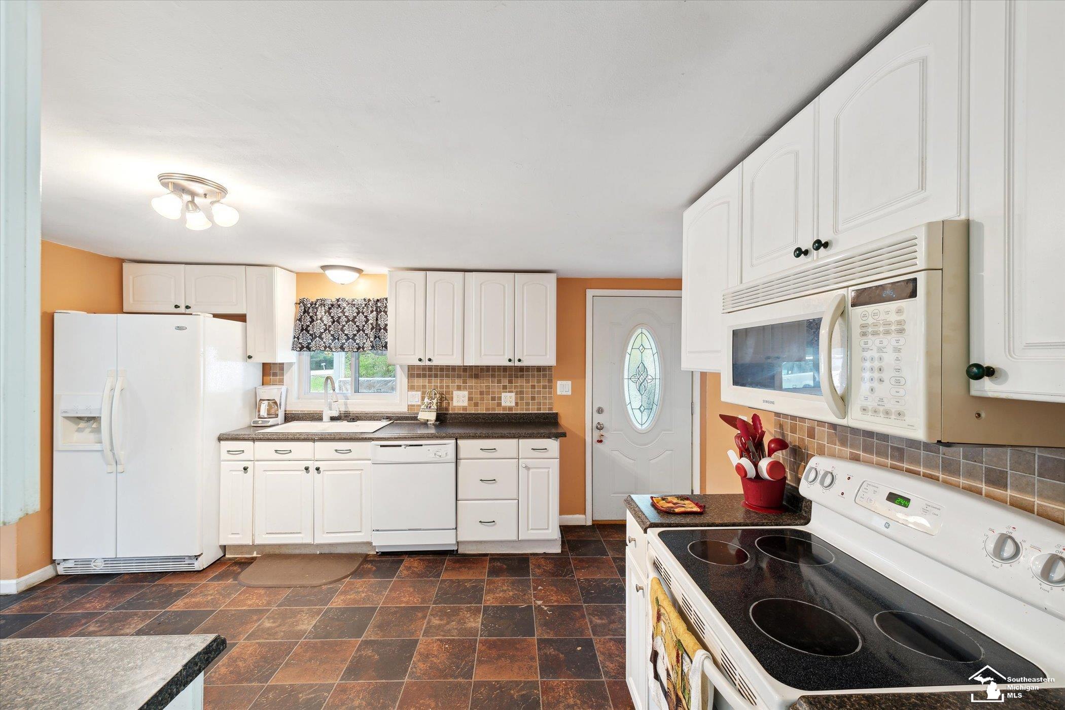 10207 South Stony Creek Road Carleton, MI 48117 - Photo 11 of 36