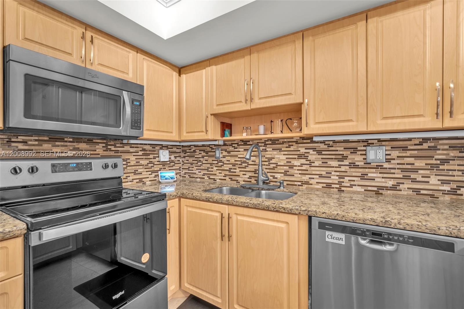 107 Heatherbrook Way, Unit 145 Hollywood, FL 33021 - Photo 8 of 57