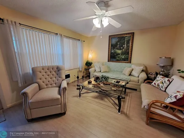 $1,900 | 336 Oakridge South, Unit 336, Deerfield Beach, FL 33442