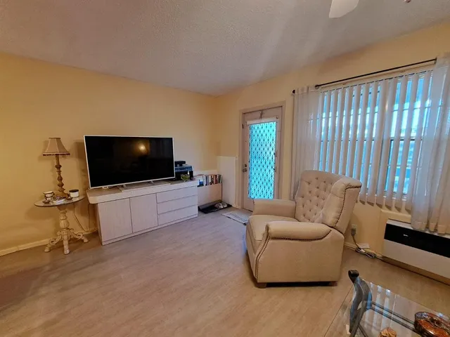 $1,900 | 336 Oakridge South, Unit 336, Deerfield Beach, FL 33442