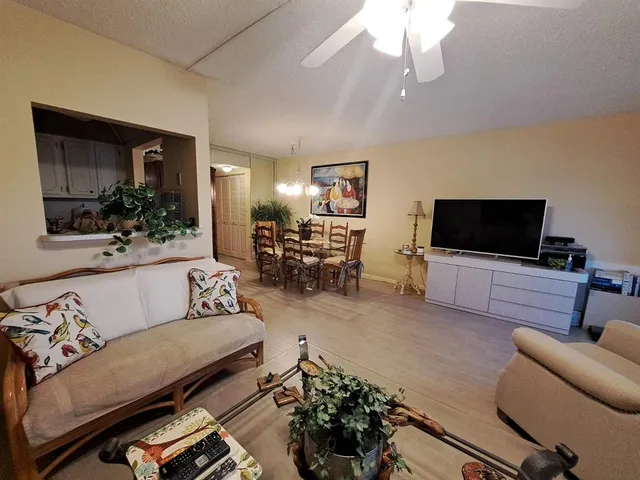 $1,900 | 336 Oakridge South, Unit 336, Deerfield Beach, FL 33442