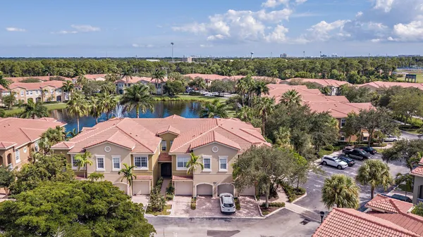 $3,200 | 4890 Bonsai Circle, Unit 208, Palm Beach Gardens, FL 33418