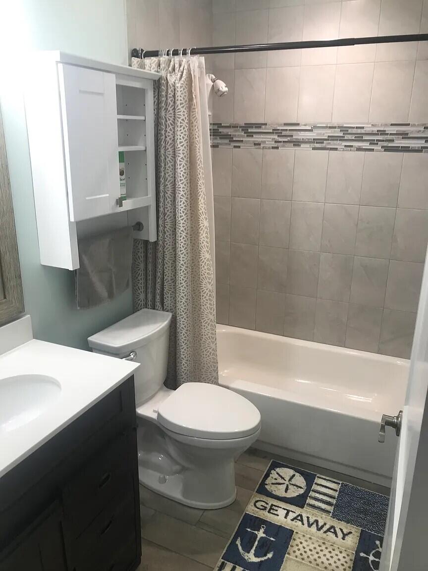 7006 Santa Rosa Parkway Fort Pierce, FL 34951 - Photo 11 of 19 Guest Bath