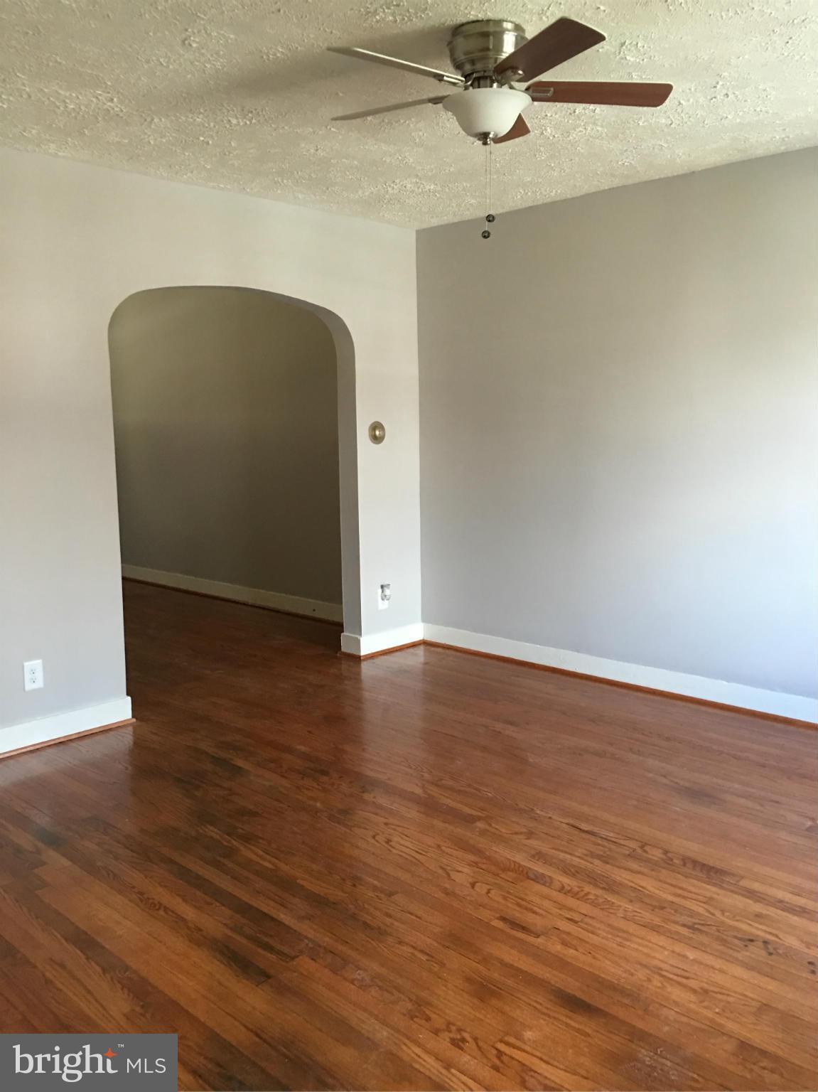 153 West Meadow Road Baltimore, MD 21225 - Photo 2 of 16 Living Room