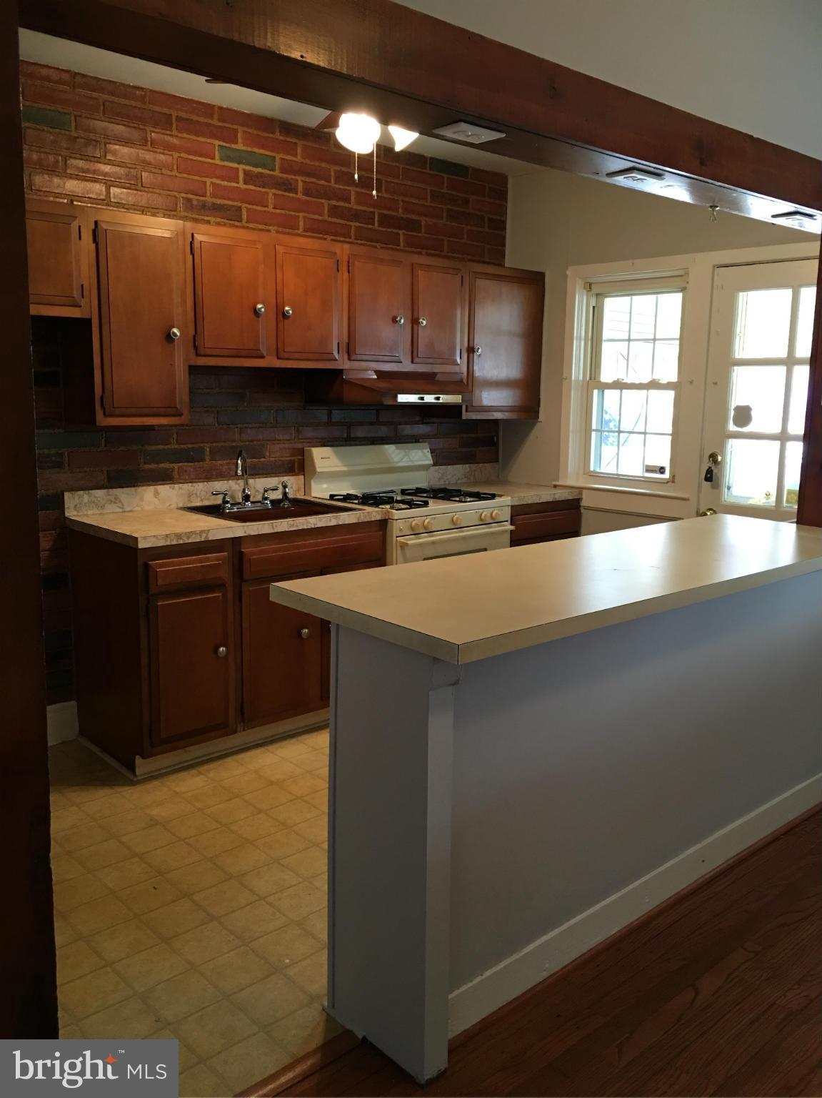 153 West Meadow Road Baltimore, MD 21225 - Photo 5 of 16 Kitchen