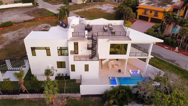 $6,488,000 | 519 Rountree Drive, Longboat Key, FL 34228