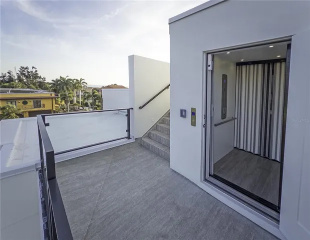 $6,488,000 | 519 Rountree Drive, Longboat Key, FL 34228