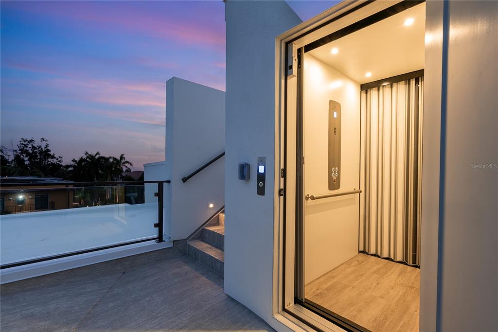 519 Rountree Drive Longboat Key, FL 34228 - Photo 25 of 97