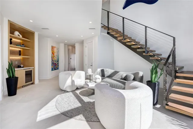 $6,488,000 | 519 Rountree Drive, Longboat Key, FL 34228