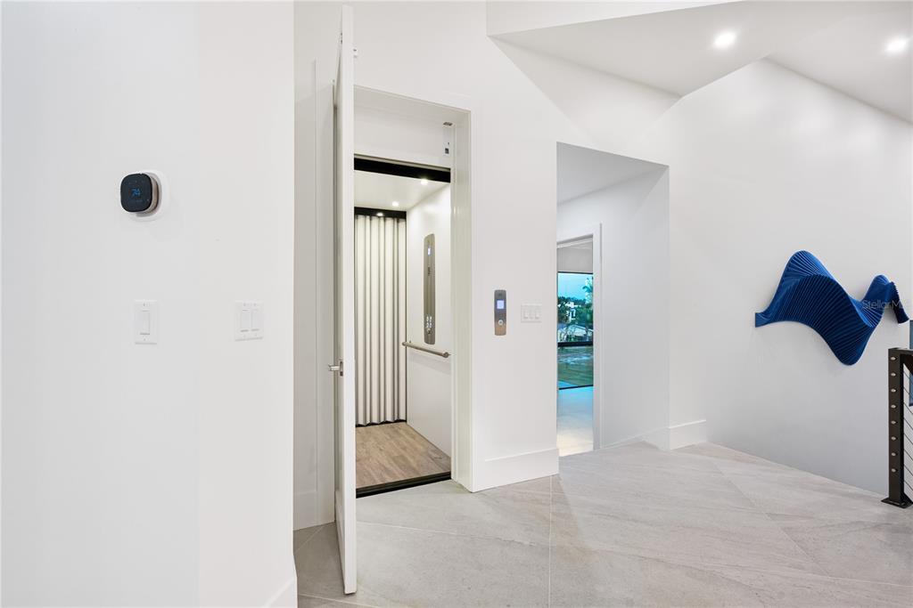 519 Rountree Drive Longboat Key, FL 34228 - Photo 32 of 97