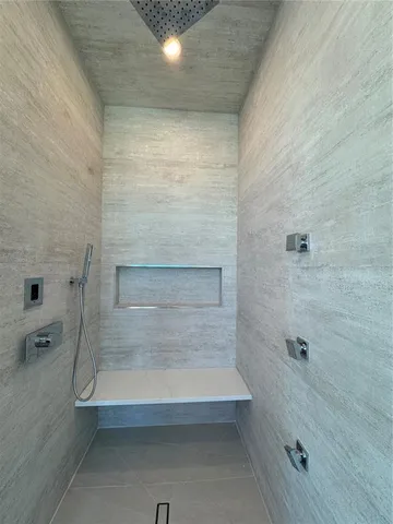 $6,488,000 | 519 Rountree Drive, Longboat Key, FL 34228