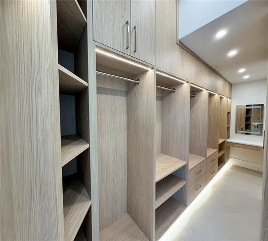 $6,488,000 | 519 Rountree Drive, Longboat Key, FL 34228